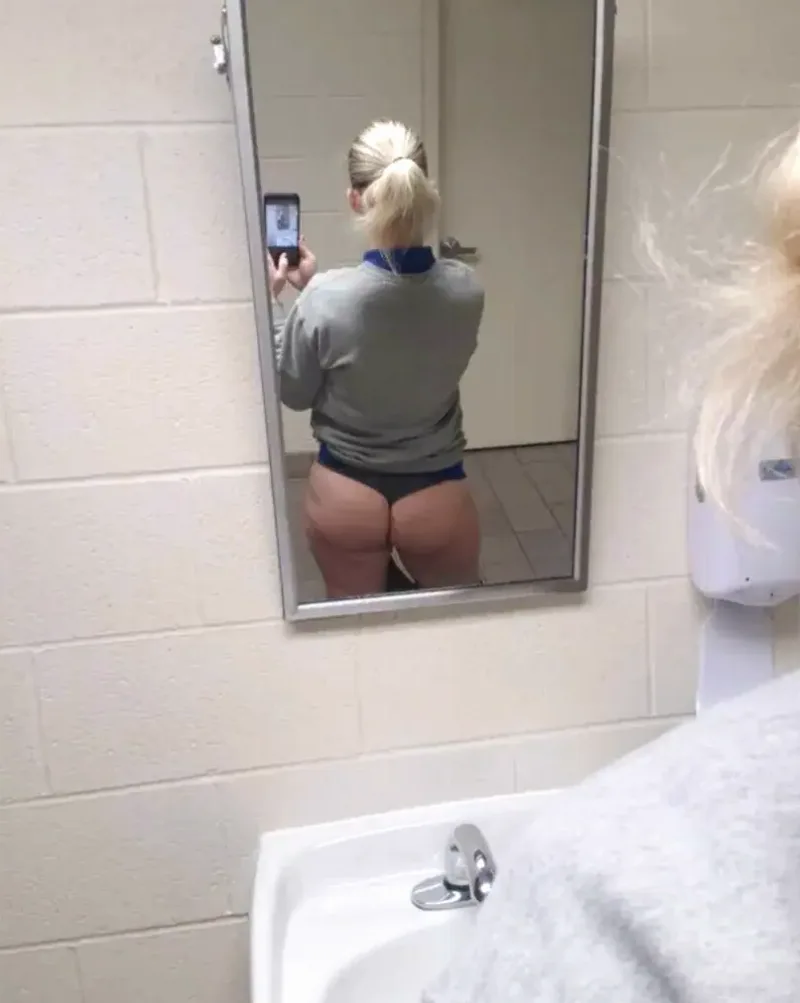 Seksiseuraa Kello